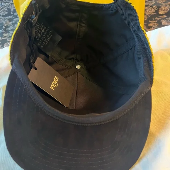 ❌❌SOLD❌❌ NWT Fendi Monogram Hat - Picture 6 of 9